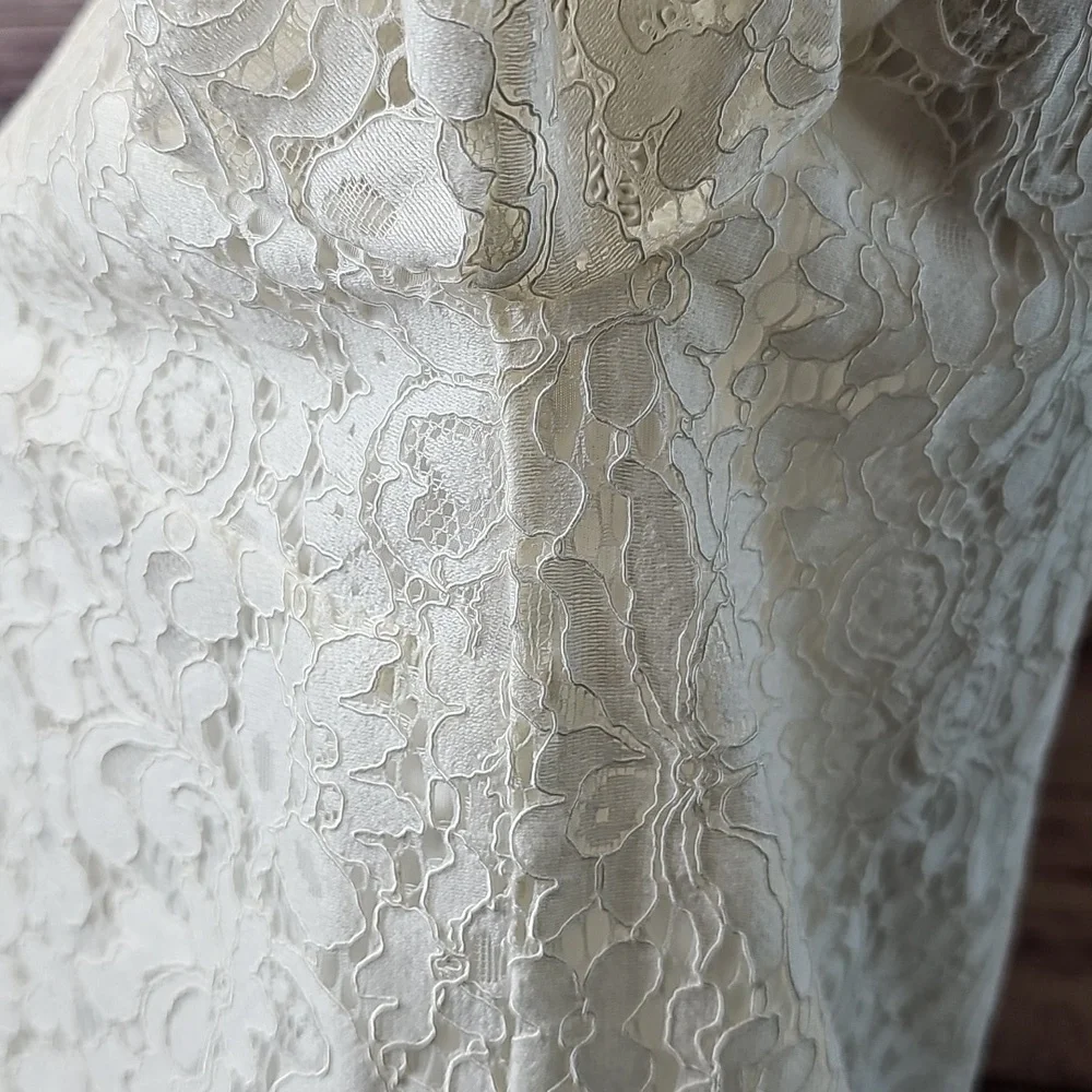 NEW H&M IVORY LACE LINED 3/4 FLARE SLEEVE PULLOVER BLOUSE